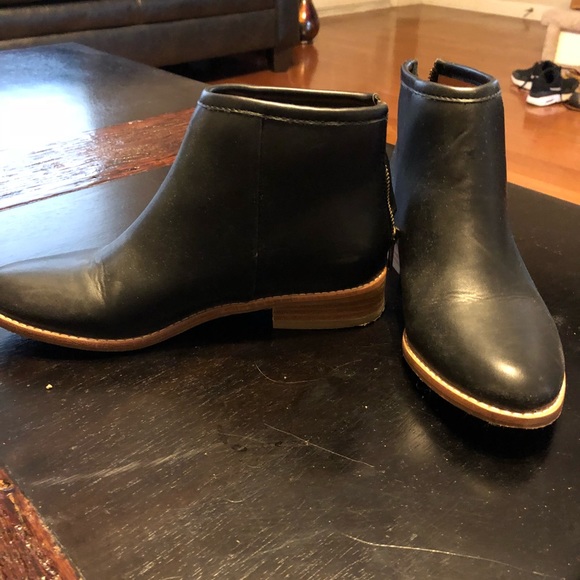 Like new black ankle boots - Picture 2 of 4